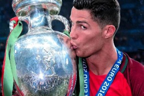 金年会官网包含葡萄牙体育迎德甲关键赛；赛后绝杀压哨；质疑声仍在；细节决定成败的词条